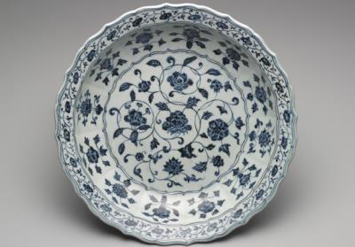 图片[2]-Lotus-shaped dish with four-seasons flowers decoration in underglaze blue, Ming dynasty, Yongle reign (1403-1424)-China Archive